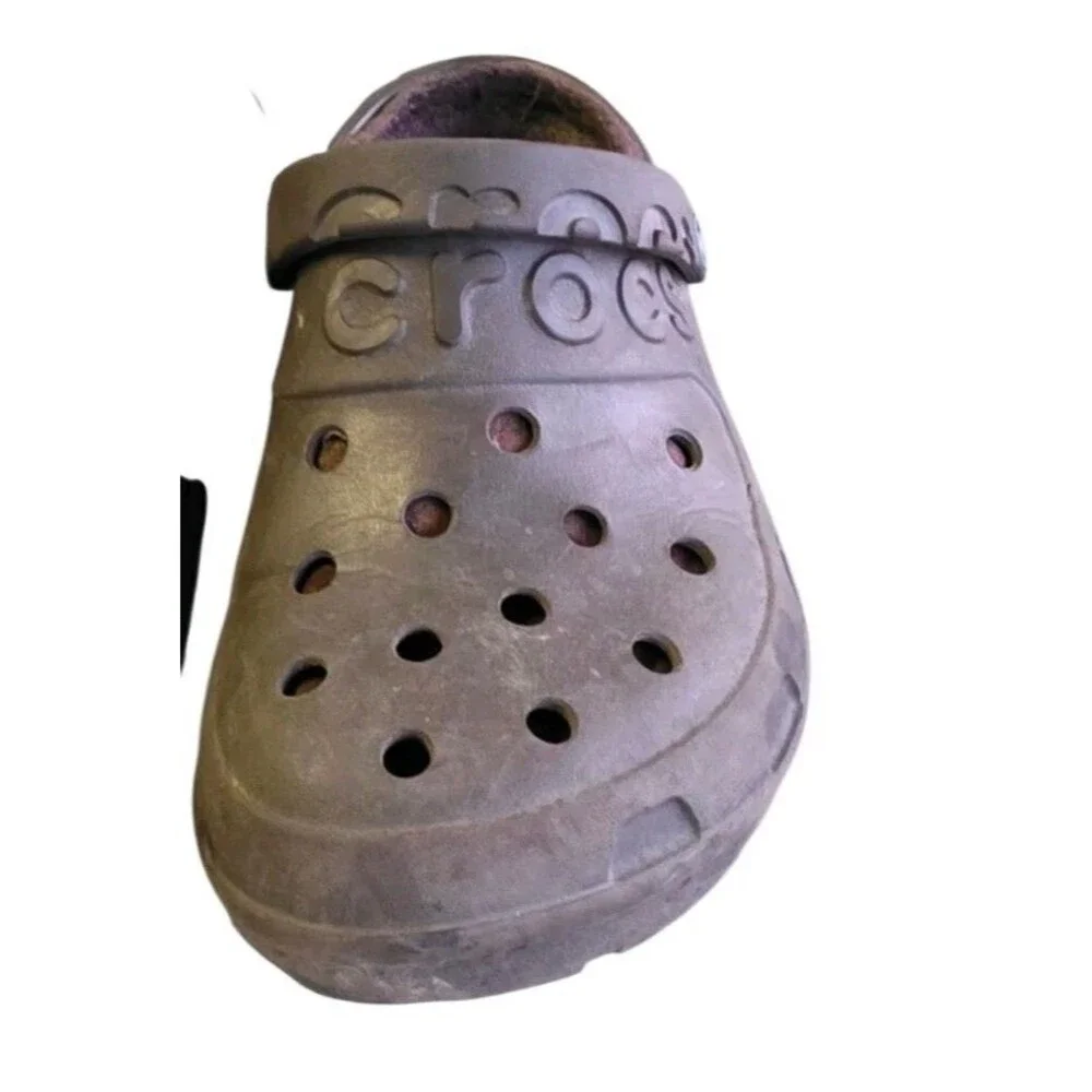 Crocs Gray Faux Fur Lined Clogs Dual Comfort- Size Men's 6 / Women's 8